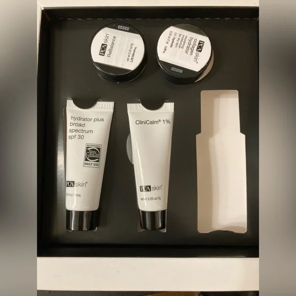 PCA skin post procedure kit - missing facial wash - Picture 3 of 5